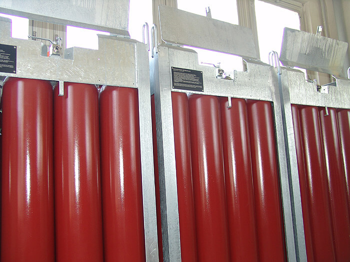 We manufacture pressure cylinder bundles for technical gases.